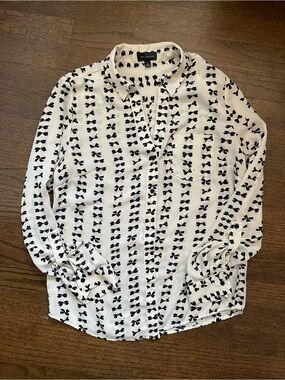 The Limited Black & White Bow-Print Button-Down Shirt